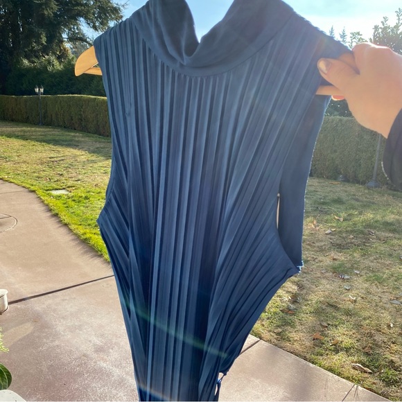 NWT DKNY Pleated High Neck Bow Sash Cocktail Midi Dress, Size 8 - Picture 2 of 12